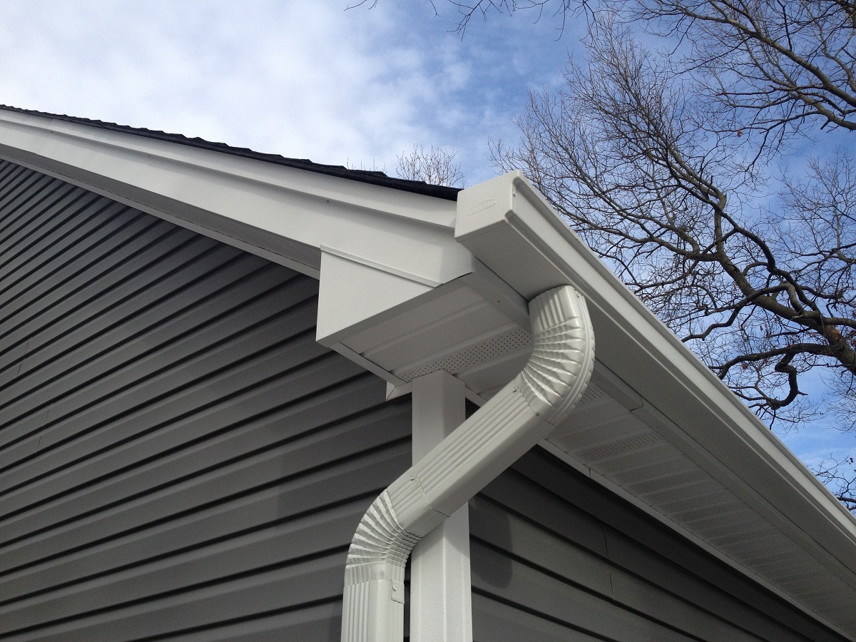 Seamless aluminum gutters installed near Euclid Ohio